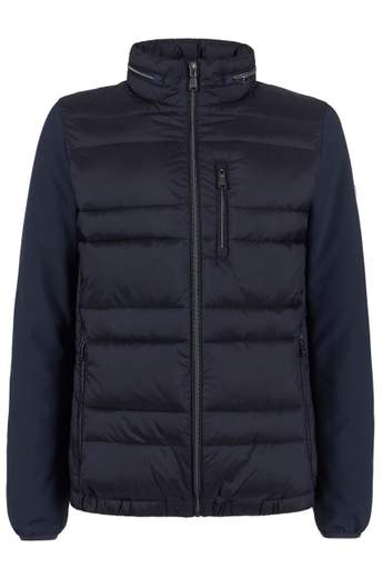 Chaqueta azul Yes Zee J877M900. Cierre de cremallera. Chaqueta informal. Dos bolsillos. Capucha oculta. Interior forrado y acolchado. Logotipo visible.