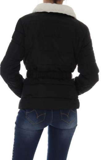 Piumino Gaudì 921BD35021 Nero donna corto con pelliccia interna a contrasto. Chiusura con zip e tira zip logato.