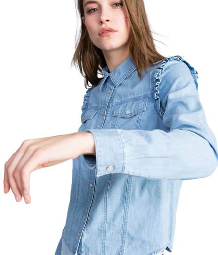 Camisa azul Twinset JA82U4 en denim claro, corte recto, cierre con botones