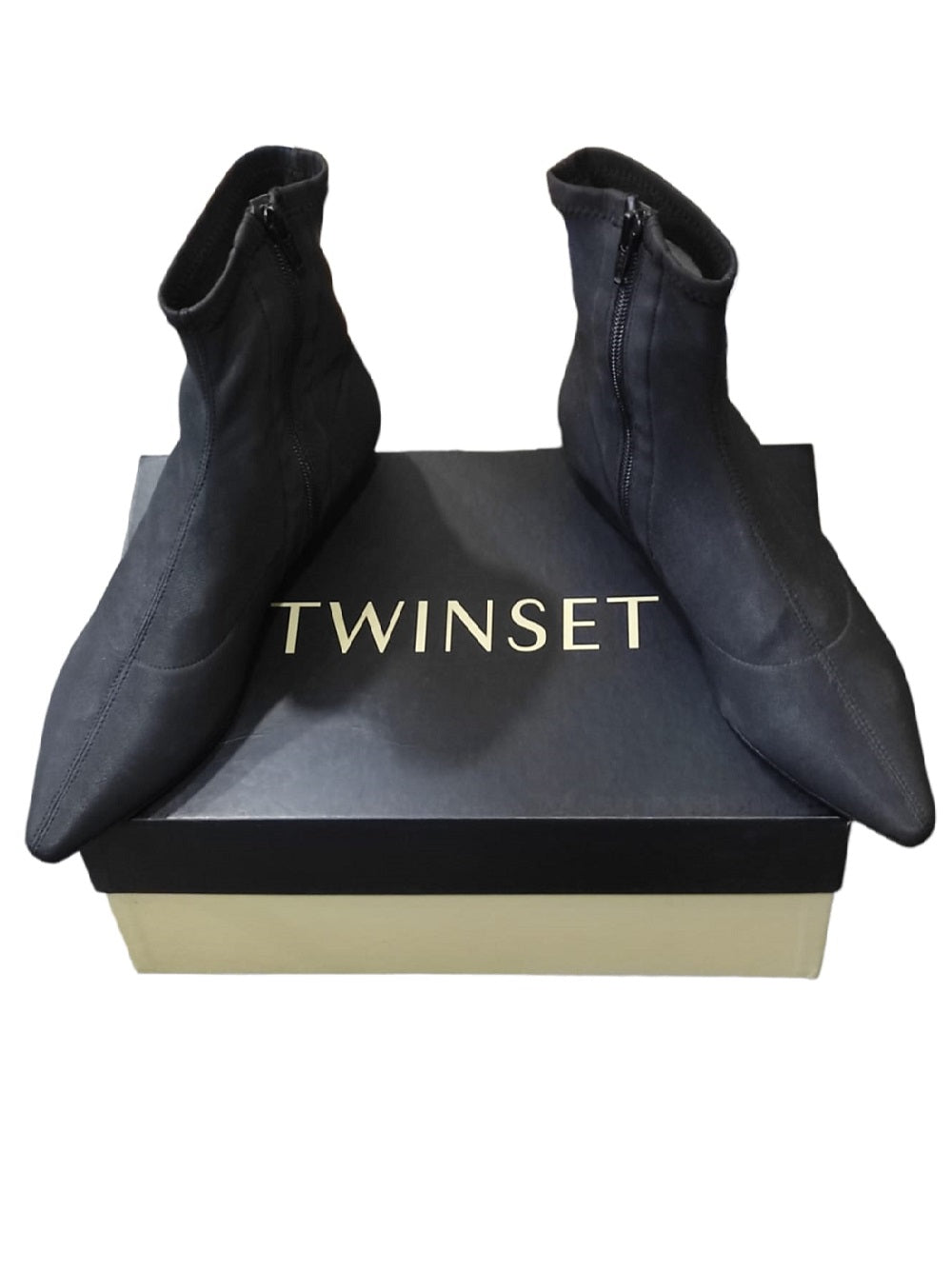Tronchetto Twinset modello DA8PPA a punta con tacco basso realizzato in morbida nappa nera Twinset DA8PPA NERO
