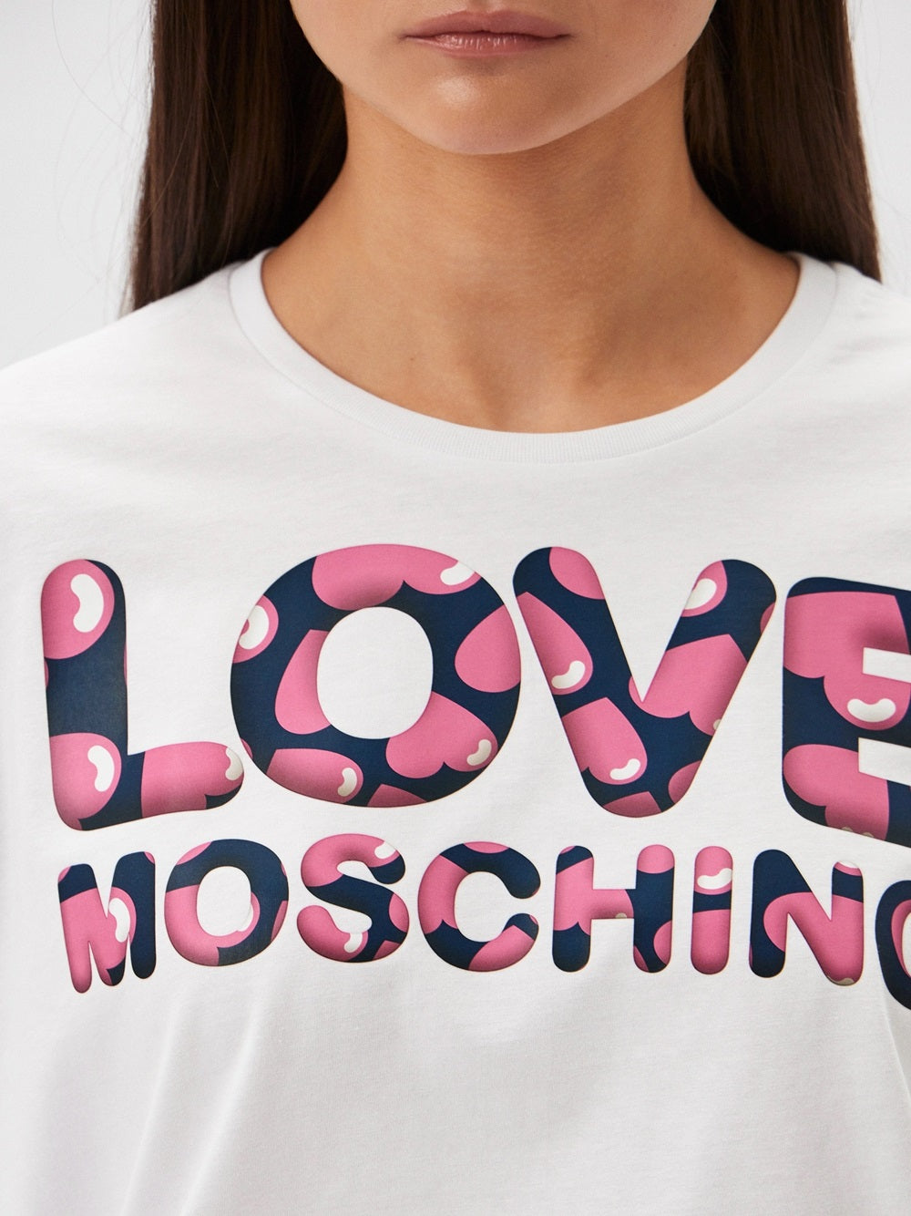 T-shirt LOVE MOSCHINO modello W4F8750M3876 oversize con grafica Love Moschino stampata davanti. Love Moschino W4F8750M3876 BIANCO