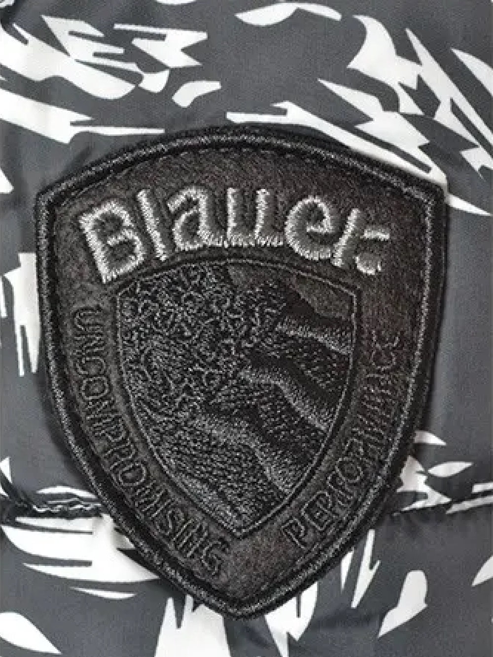 Chaqueta de plumas para hombre Blauer 22WBLDC02301 con estampado en contraste en blanco y negro