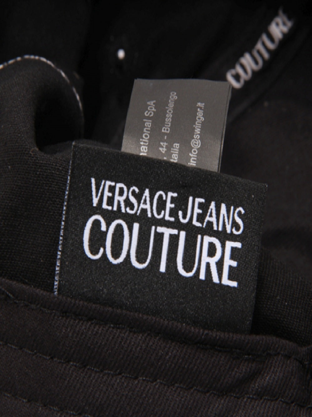 Berretto con visiera Versace Jeans Couture modello 74YAZK26