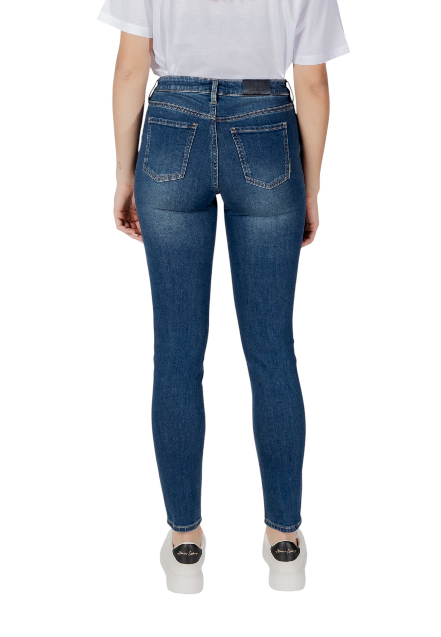 Vaqueros de mujer de Armani Exchange