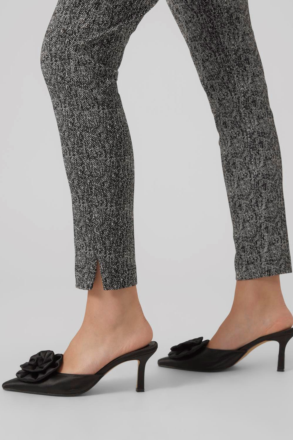 Aware Pantaloni Donna Aware 10294377 black Nero
