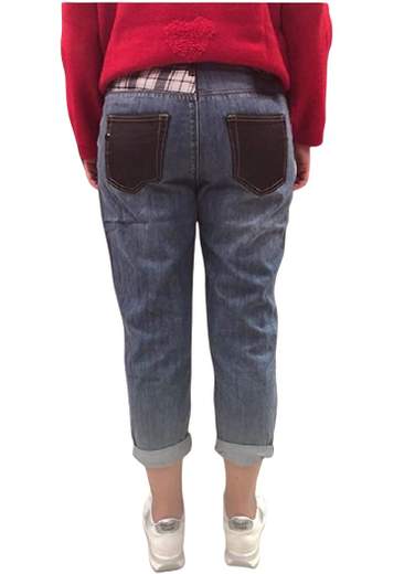 Jeans girlfriend Twinset YA82XA Blu, in denim con lavaggio medio, toppe mix in flanella, plaid e tessuti stampati.