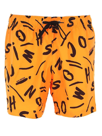 Bañador tipo bóxer con el logo de Moschino esparcido en la parte inferior con letras