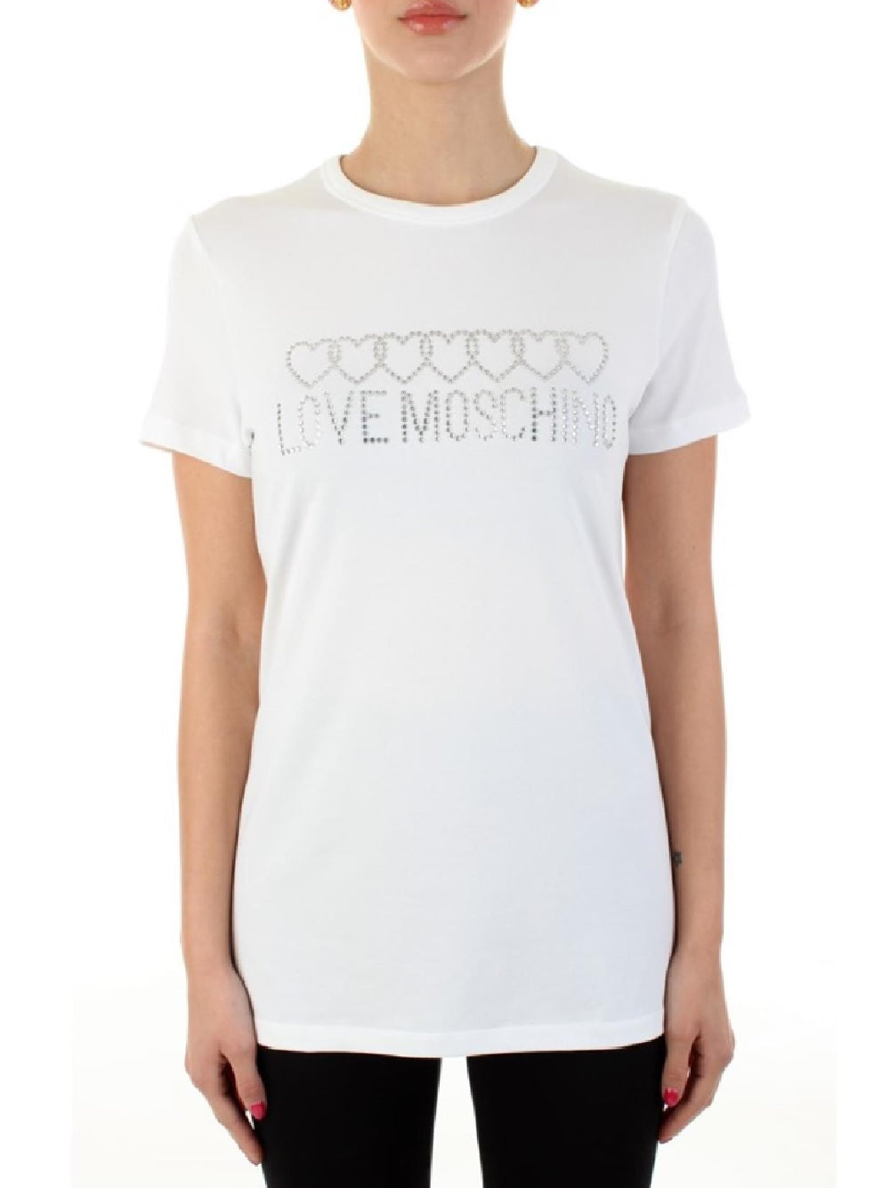 T-Shirt Love Moschino realizzata interamente in cotone, per darti un capo morbido e comodo. La T-Shirt presenta dei brillantini applicati a formare il lettering del brand e dei cuori incrociati