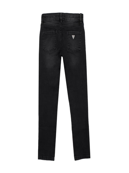 Vaqueros Guess J1BAA0 de cuatro bolsillos, color liso, con cierre de cremallera y botones con logo.