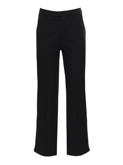 Pantalón sin cuatro bolsillos con logo, cierre de cremallera y botón.