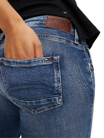 Vaqueros Tommy Hilfiger modelo DW0DW03976