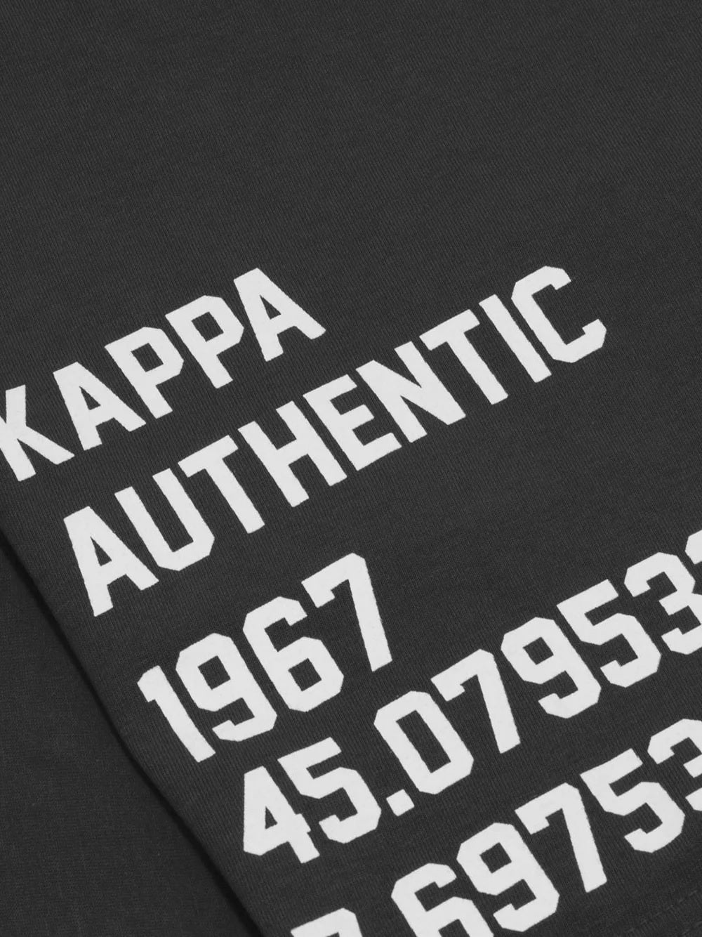 T-shirt KAPPA banda 222 modello 304ICL0. Banda jacquard con ripetizione di Omini lettering Kappa stampato.