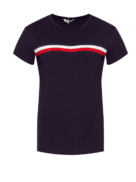 T-Shirt modello WW0WW33021 con iconica bandierina Tommy Hilfiger ricamata orizzontali sul petto.