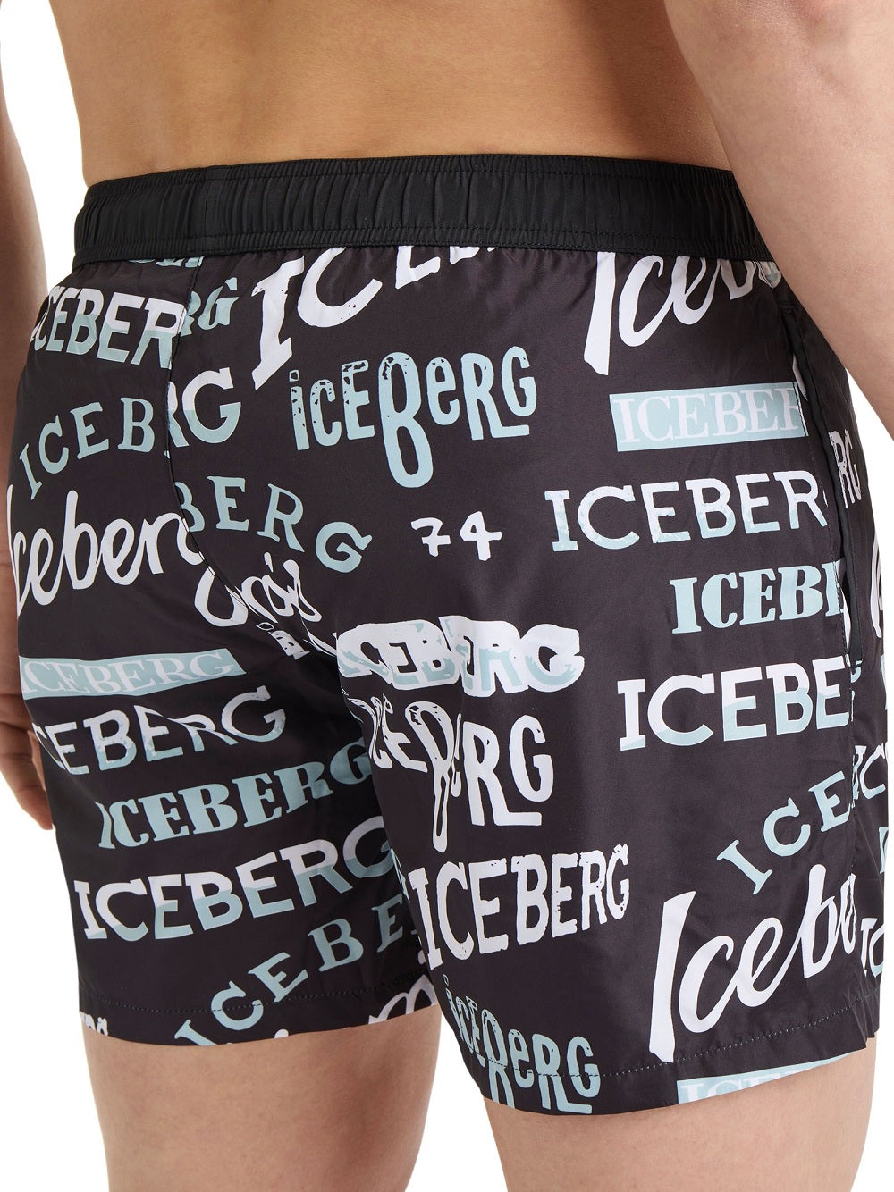 Costume Iceberg modello ICE2MBM08 con stampa multilogo su sfondo nero