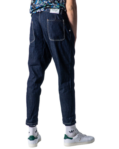 Exhibición de jeans para hombre