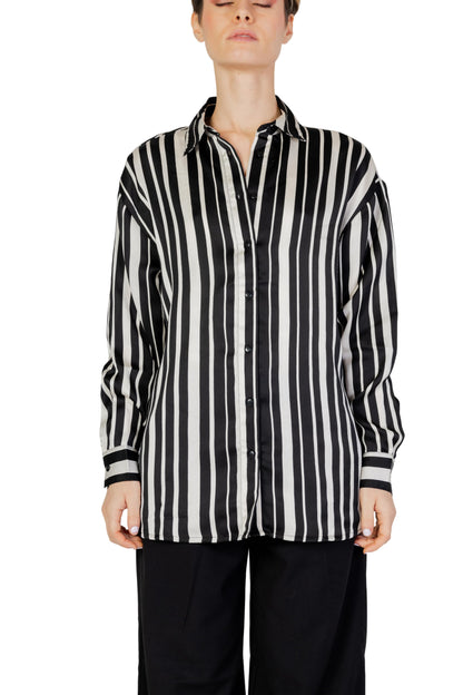 Only Women's Shirt