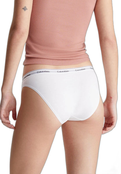 Ropa interior femenina de Calvin Klein