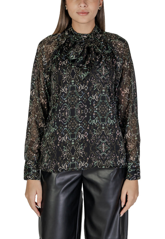Only Women's Shirt